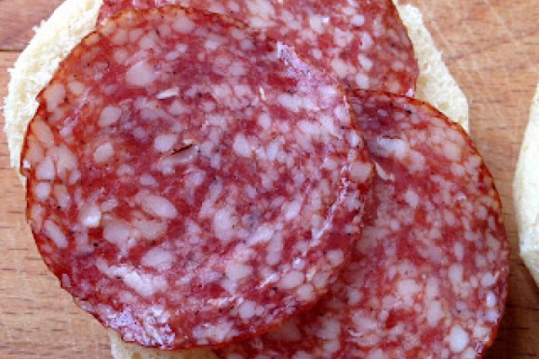 Kanapki z salami (2)