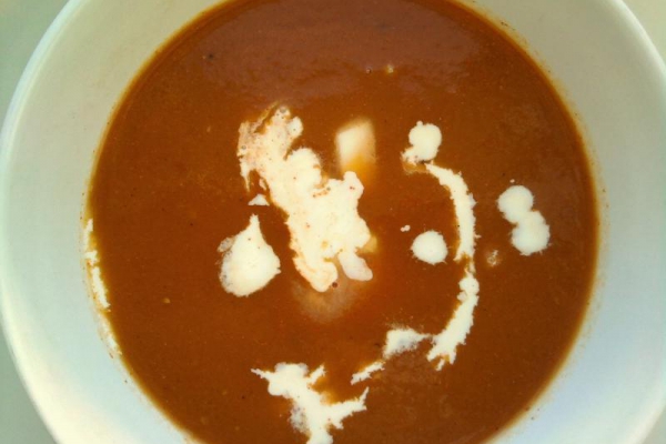 Zupa pomidorowa krem z mozarellą
