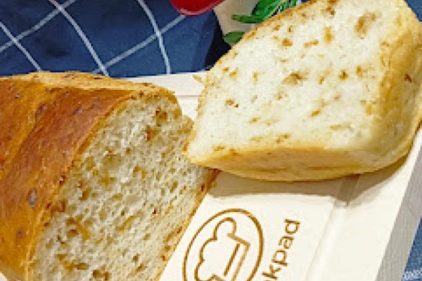 Chleb bez wyrabiania z cebulką prażoną