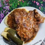 Żeberka duszone w sosie...