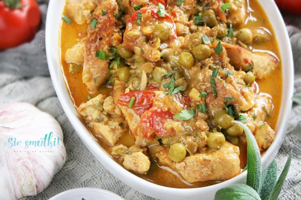Curry z indykiem, zielonym groszkiem i soczewicą
