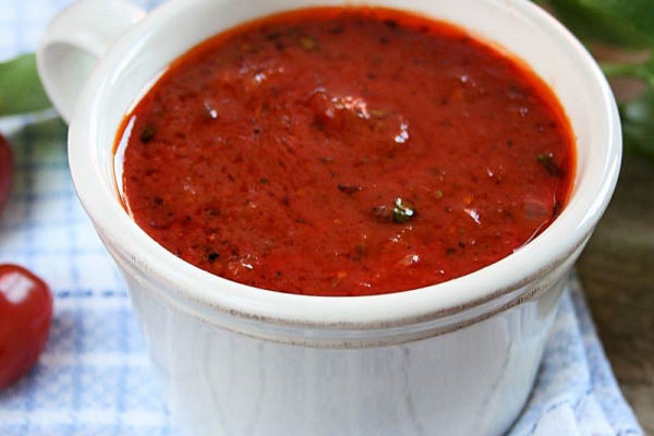 Sos pomidorowy z koncentratu (szkółka gotowania)