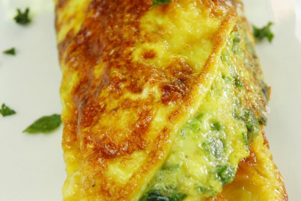 Delikatny omlet z ziołami