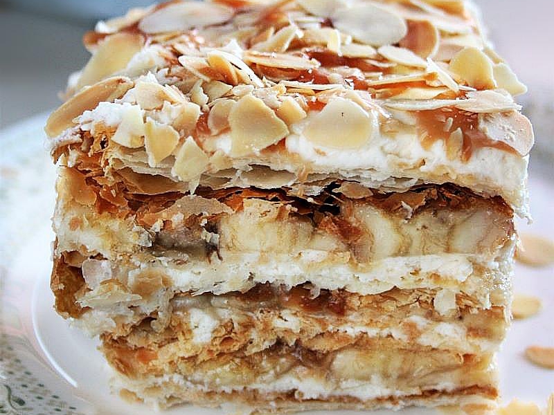 Kremówka z bananami w karmelu