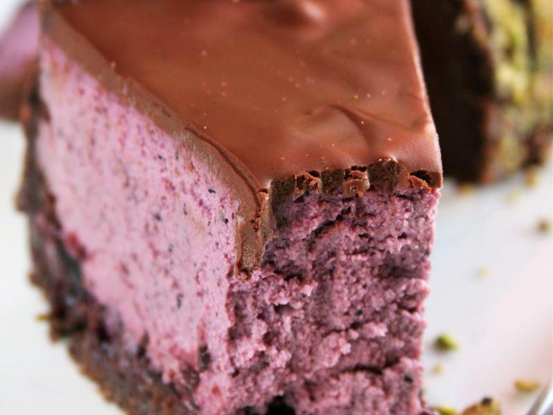 Tofurnik z czarną porzeczką