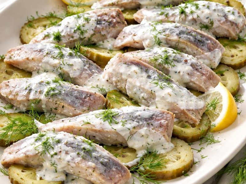 Śledzie w sosie czosnkowym