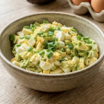 Sałatka jajeczna z...