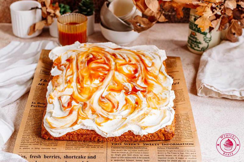 Proste ciasto z tartymi jabłkami