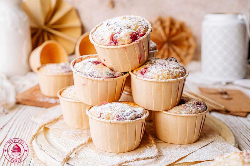 Wilgotne muffiny cytrynowe z owocami