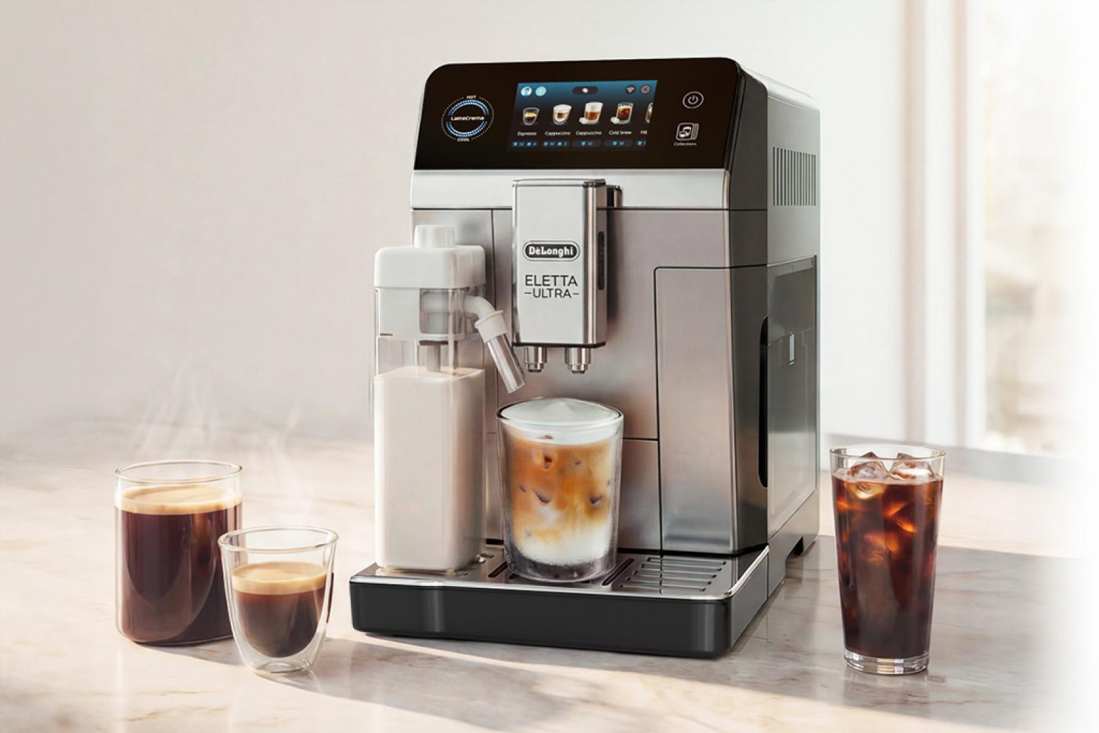 Cold brew, flat white, cappuccino – jak zrobić kultowe kawy na zimno z ekspresu?