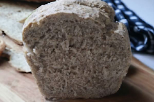 Chleb Orkiszowy z Zakwasem Suszonym