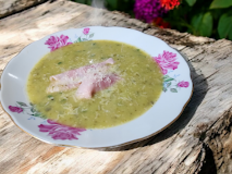 Zupa Krem Dietetyczna Brokułowa z Szynką Prosciutto i Parmezanem