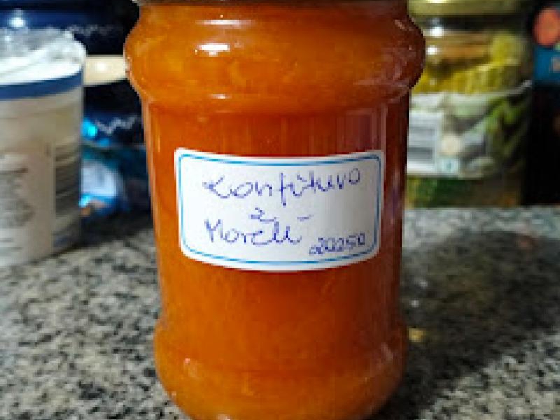 Morelowe Lato w Naszej Spiżarni-Przepis na Konfiturę Morelową