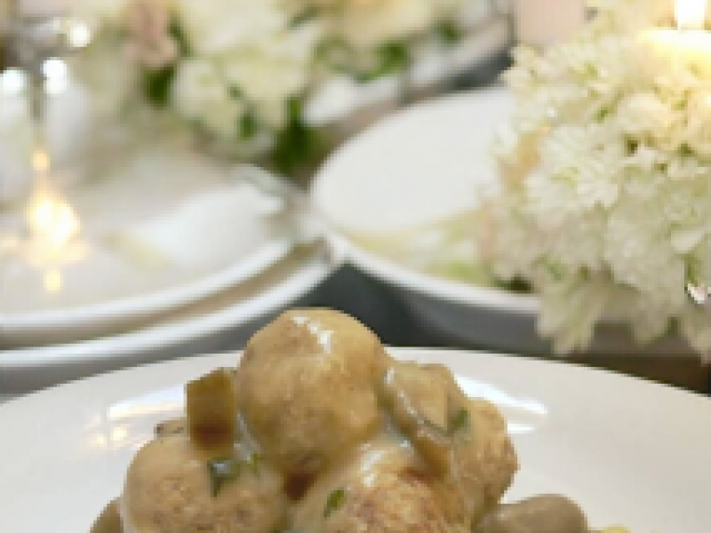 Klopsiki Królewieckie ze Śledziem w Sosie z Grzybków Marynowanych