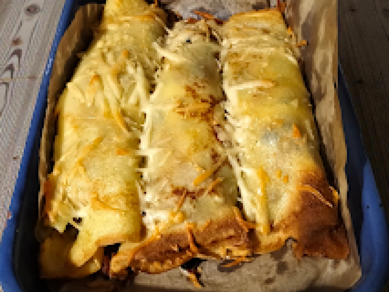 Zapiekane Naleśniki z Serc Wieprzowych z Czarną Fasolą