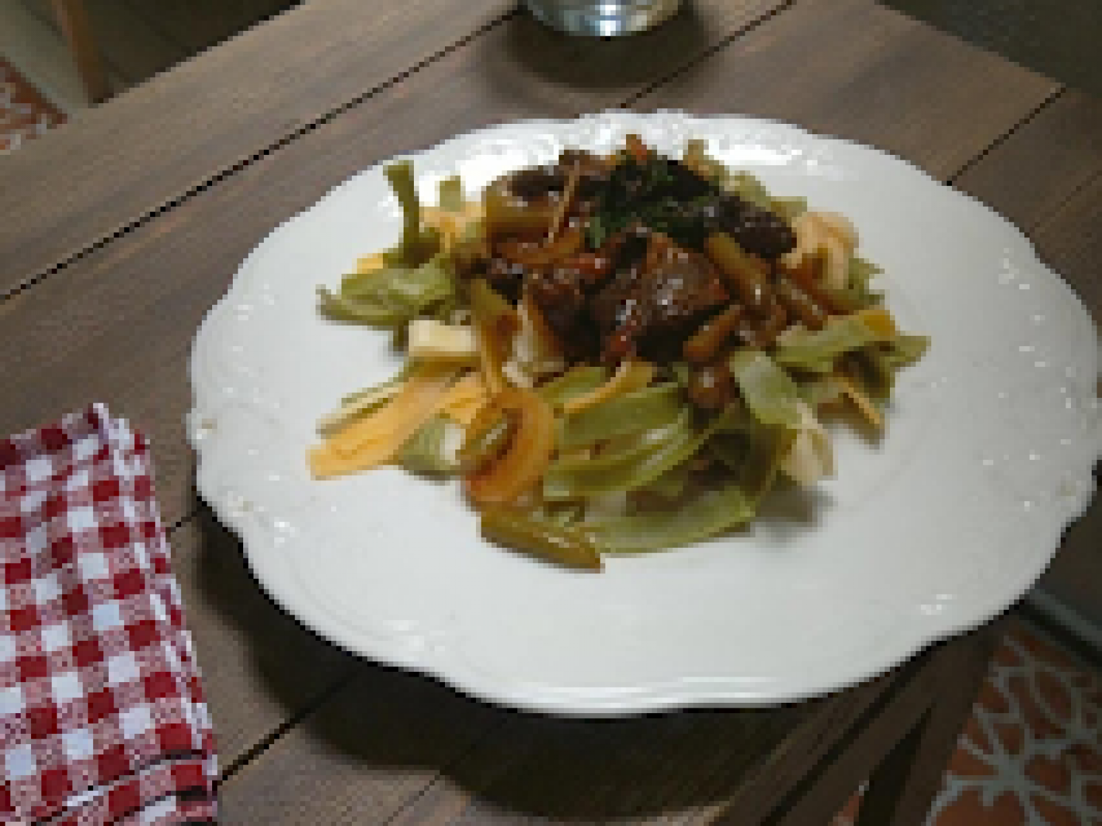 Wątróbka z Fasolką Szparagową z Makaronem