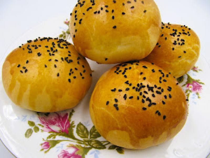 Domowe bułki z czarnuszką