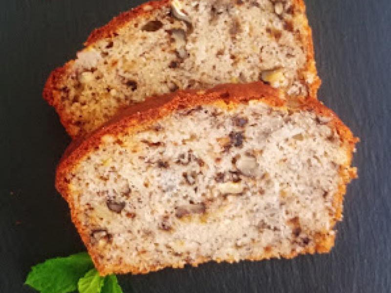 Chlebek bananowy z orzechami