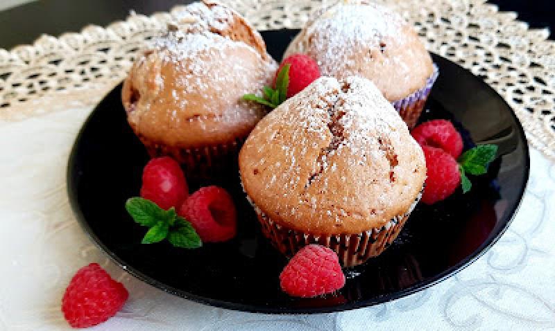 Muffinki z malinami i serkiem mascarpone