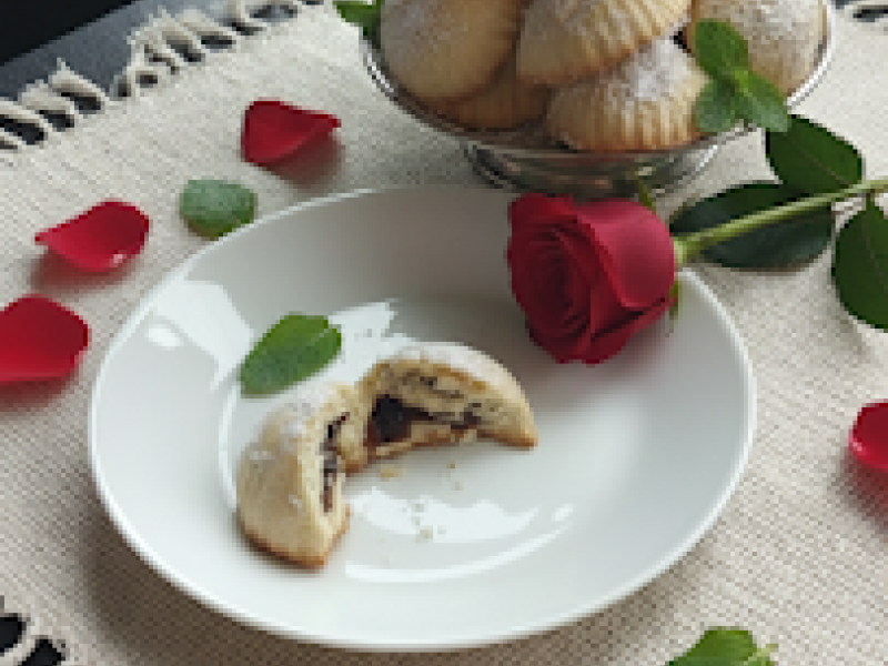 Maamoul z masą daktylową