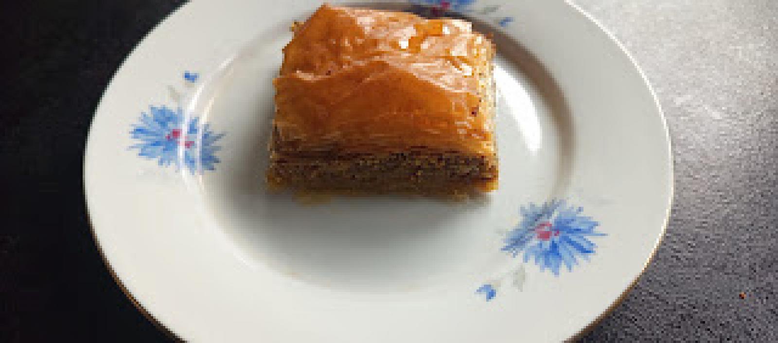Baklawa pistacjowa – tradycyjny przepis z ciasta filo i pistacji