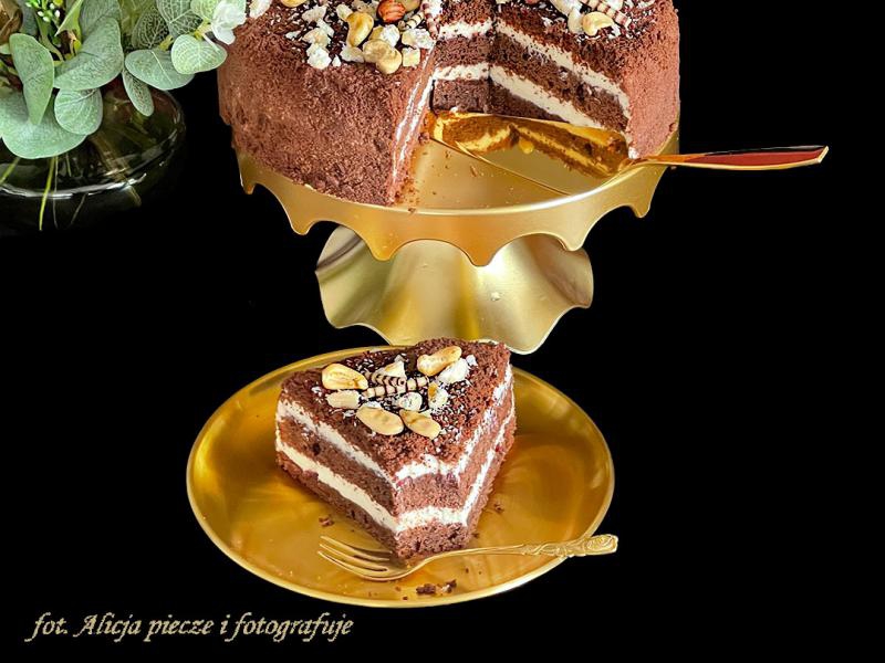Tort czekoladowo – kremowy