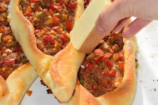 MEAT PIDE