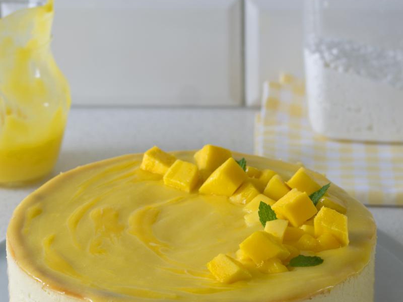 KREMOWY SERNIK Z MANGO
