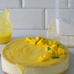 KREMOWY SERNIK Z MANGO