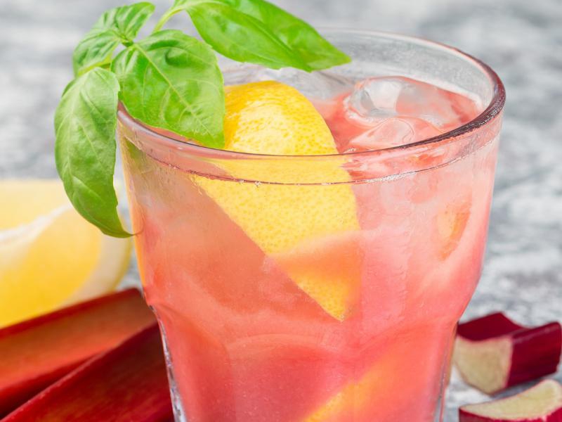 Lemoniada z rabarbaru i cytryny