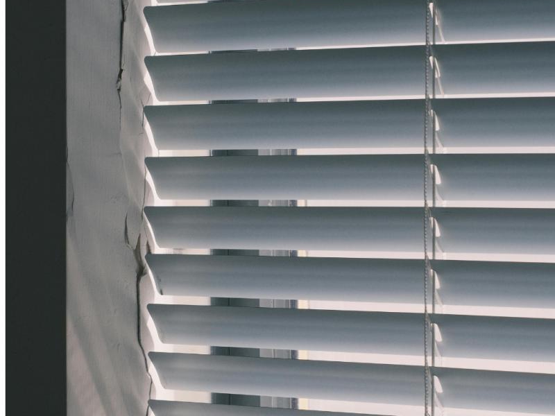 Jak zmierzyć okno pod żaluzje? Poradnik krok po kroku