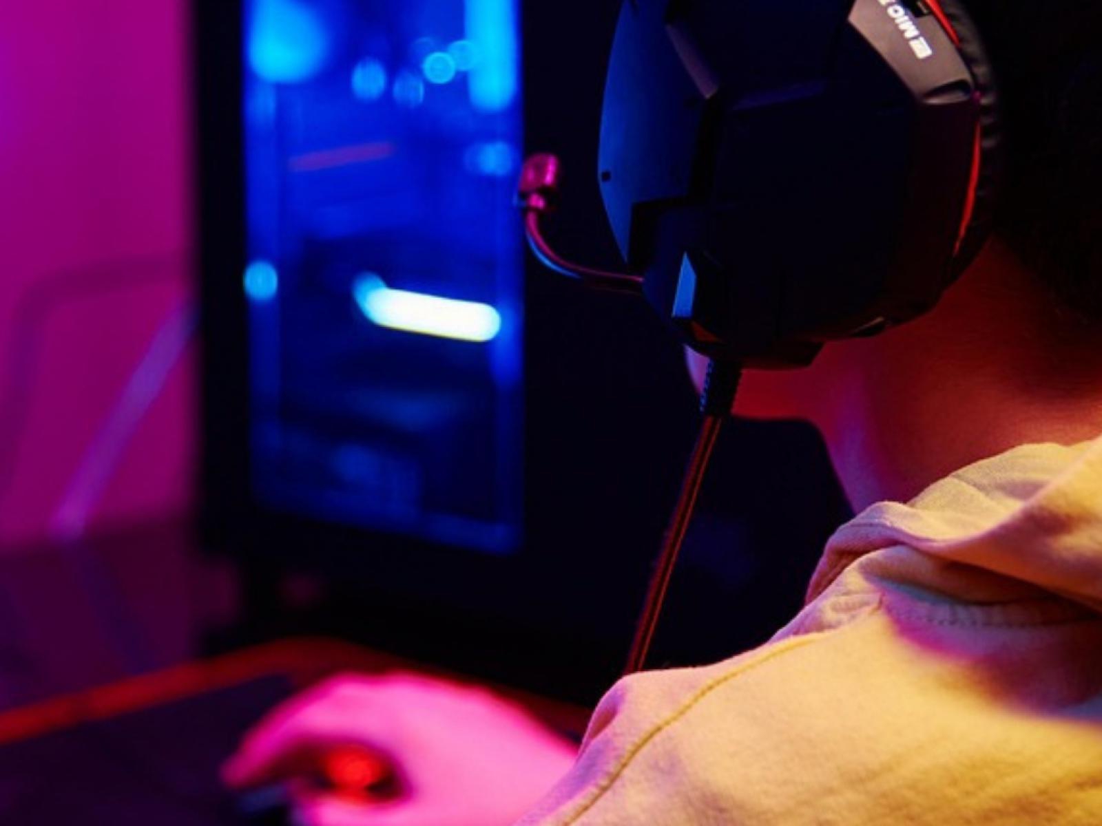 Szybsza reakcja w grze? Sprawdź, jak mysz i słuchawki mogą dać Ci przewagę