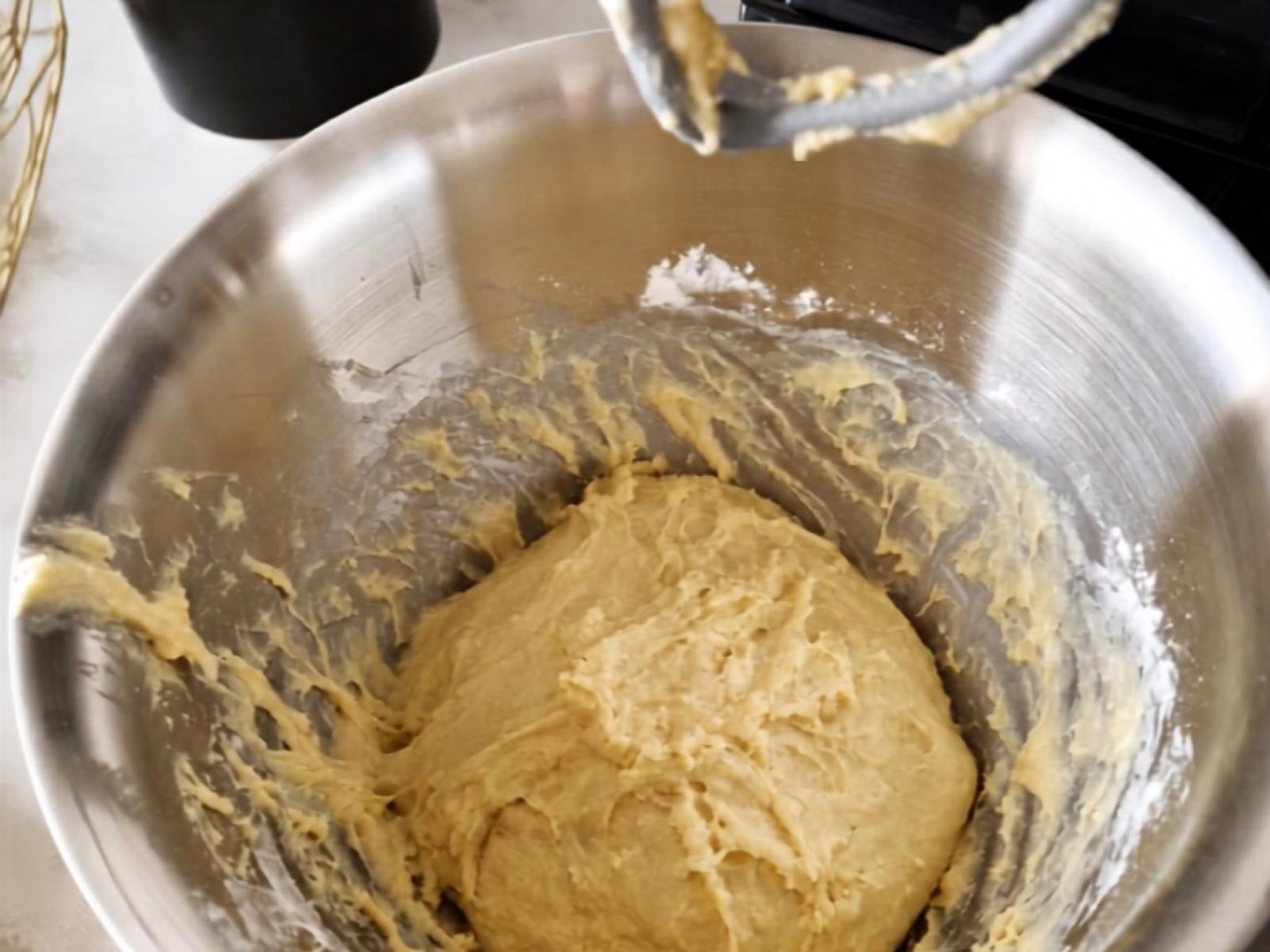 Dlaczego ciasto drożdżowe nie rośnie? Przyczyny i ratunek