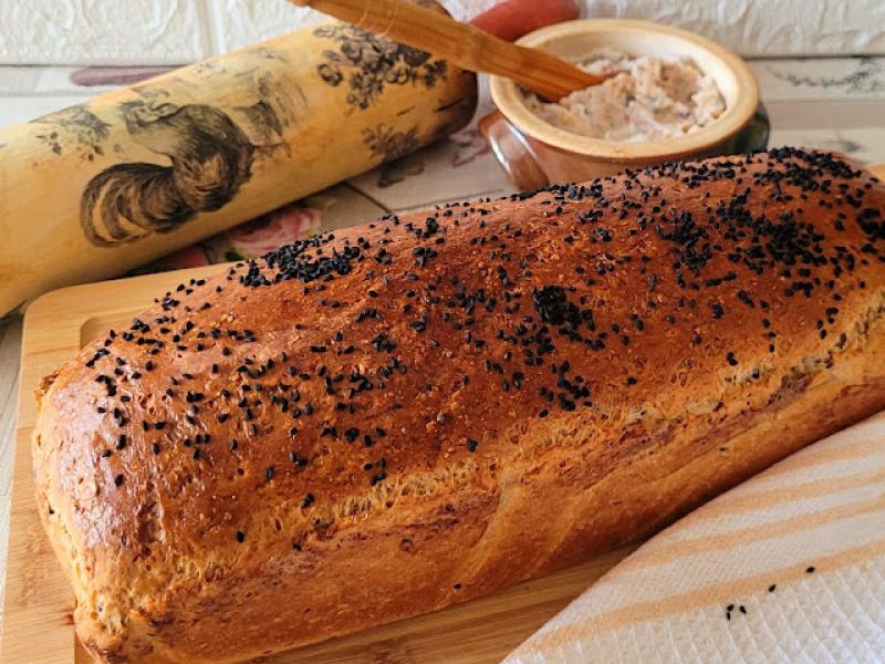 Chleb pszenno -żytni z czarnuszką