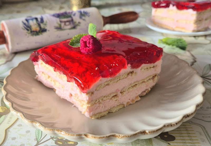 Budyniowiec malinowy z galaretką dla mamy