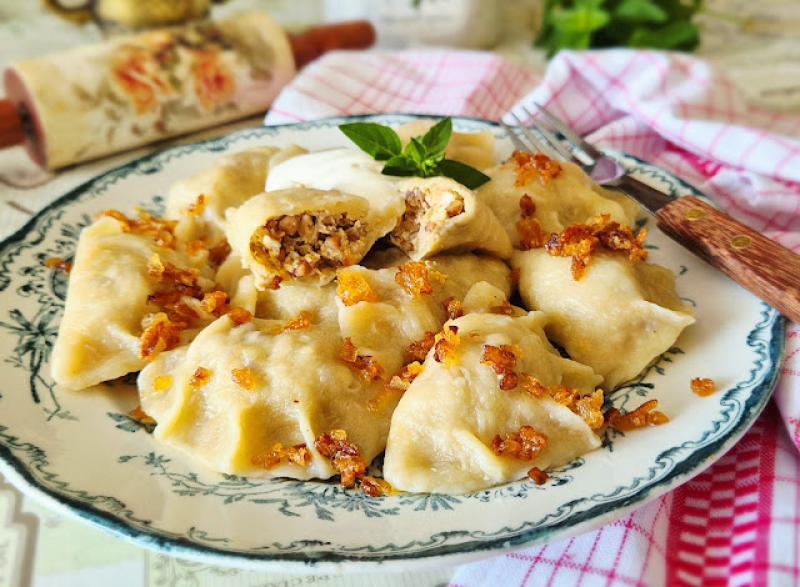 Pierogi z mięsem i kaszą gryczaną