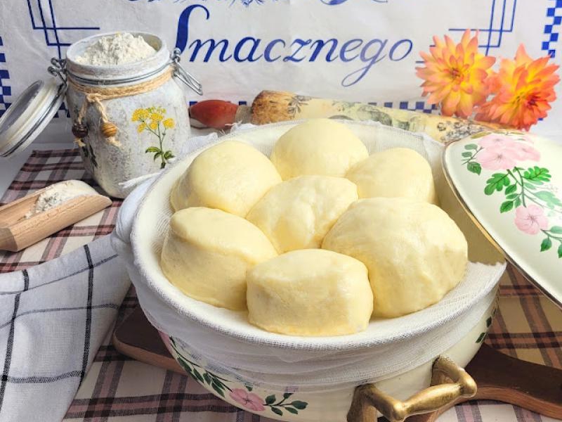 Pyzy drożdżowe czyli poznańskie kluchy na łachu