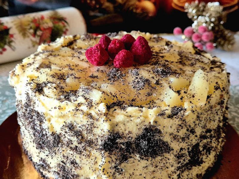 Tort makowy z ananasem