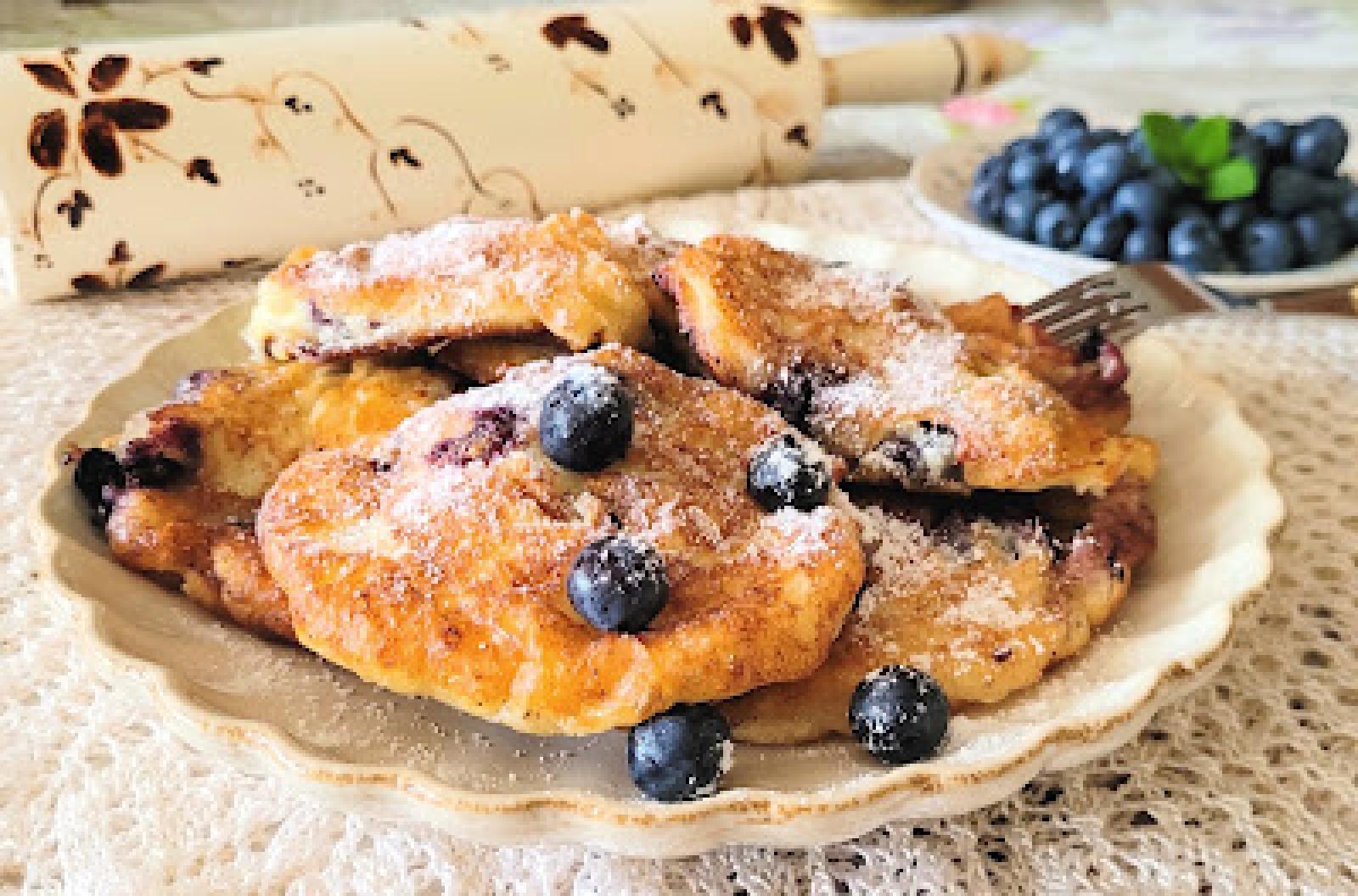 Placuszki serowe z borówkami