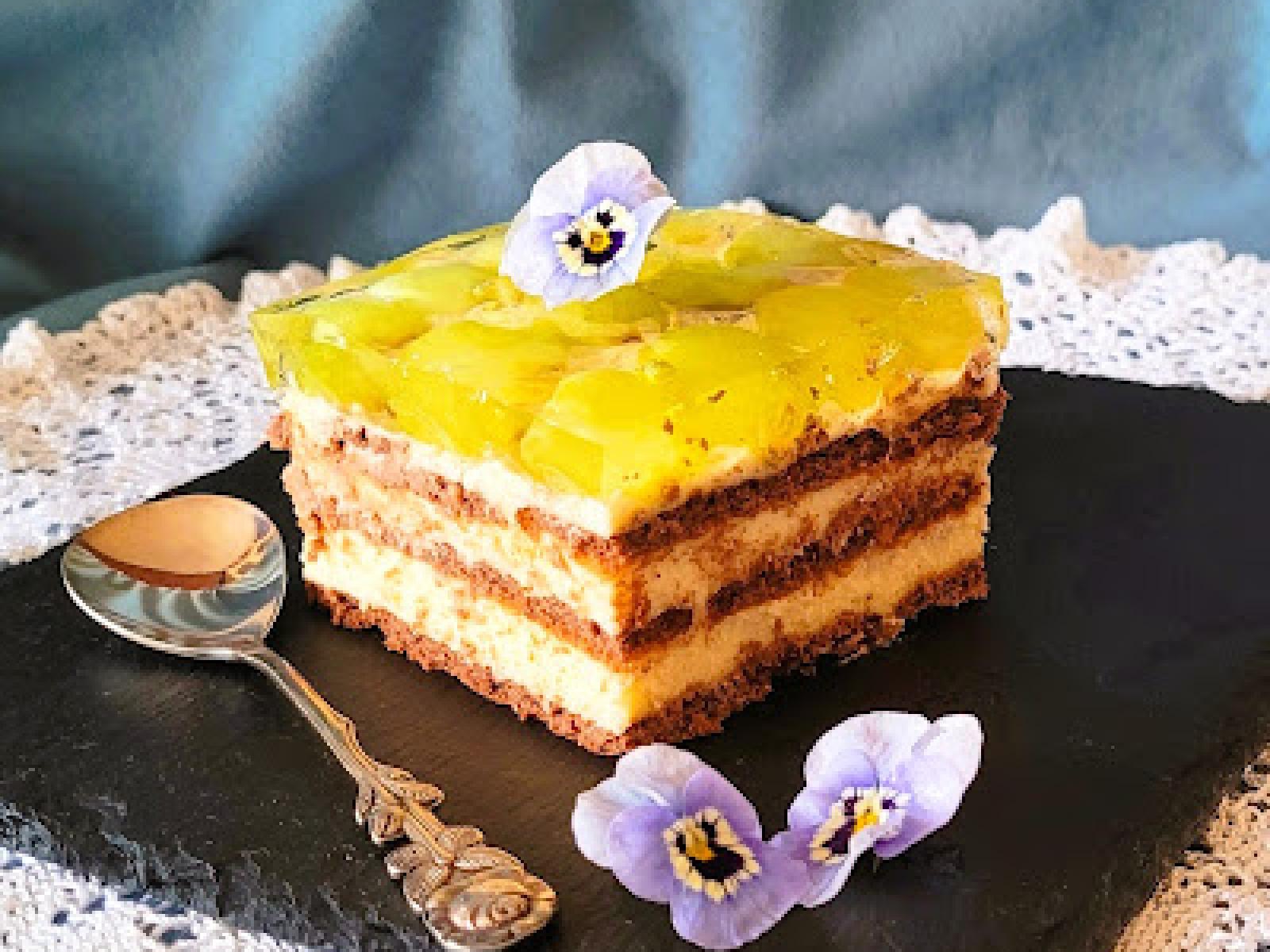 Ciasto budyniowe z zielonym winogronem