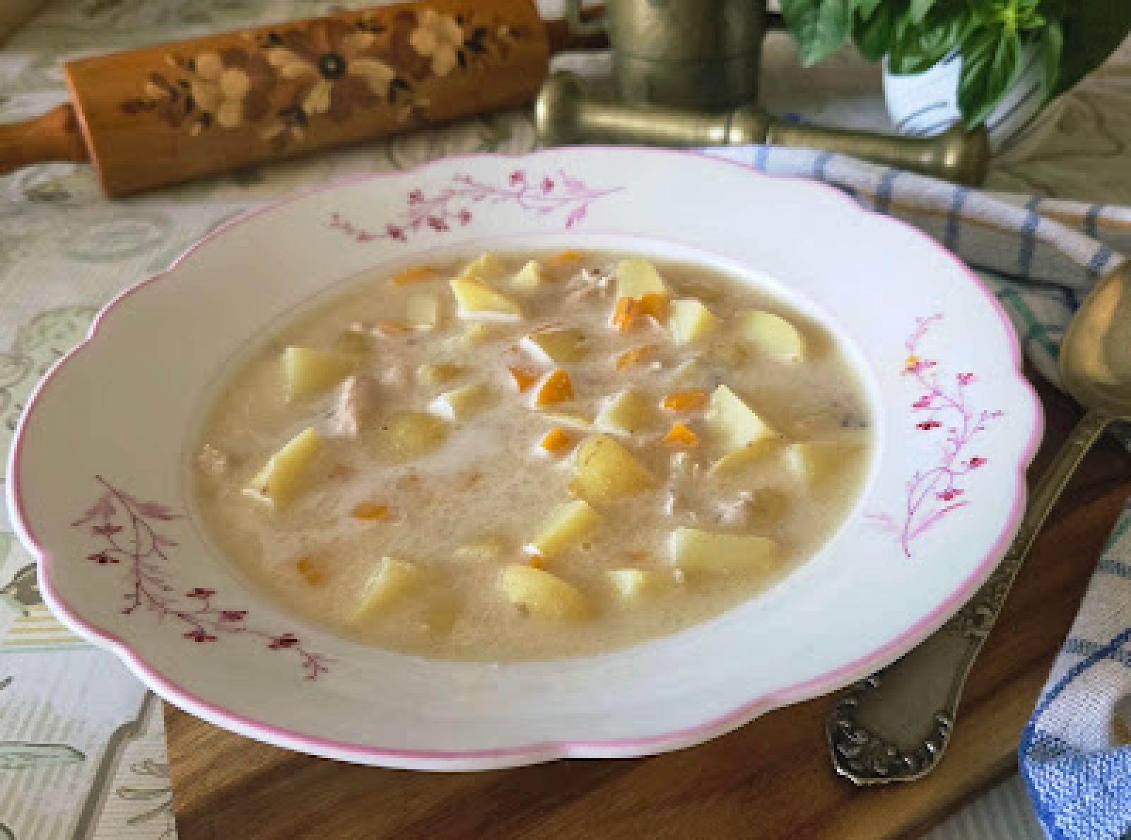Letnia zupa ziemniaczana