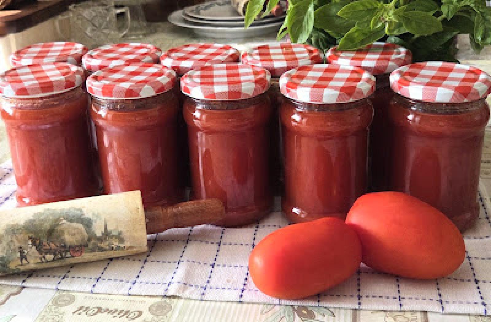 Domowa passata pomidorowa