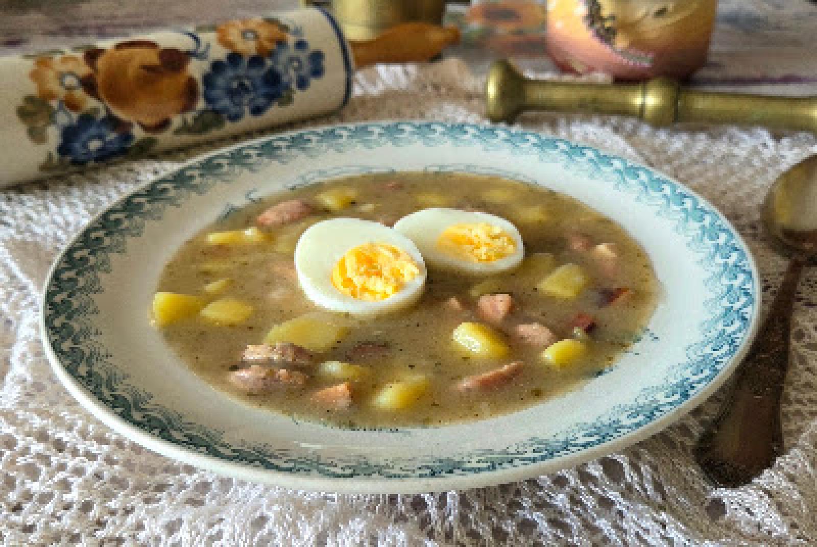 Żurek na niedzielnym rosole