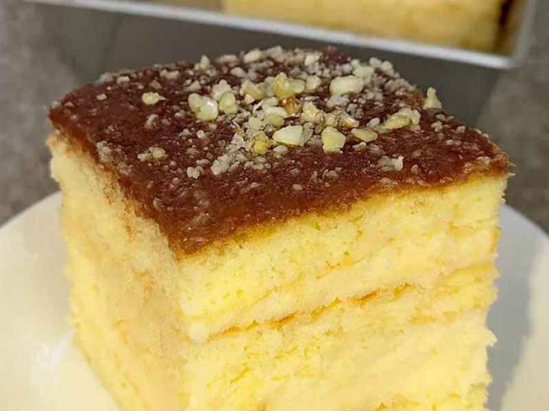 Sernik gotowany na biszkopcie – delikatny, kremowy i zawsze się udaje