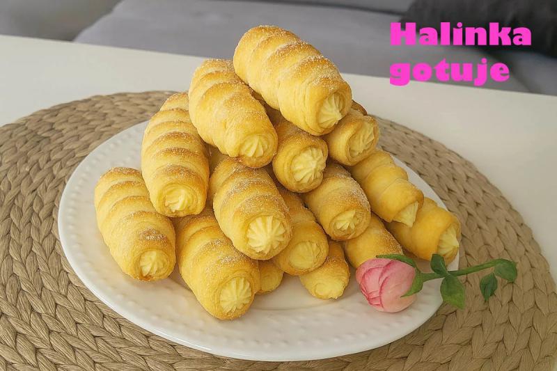 Rożki z kremem budyniowym – prosty przepis na coś pysznego do kawy