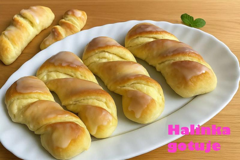 Drożdżówki z serem – mięciutkie i pachnące jak z piekarni