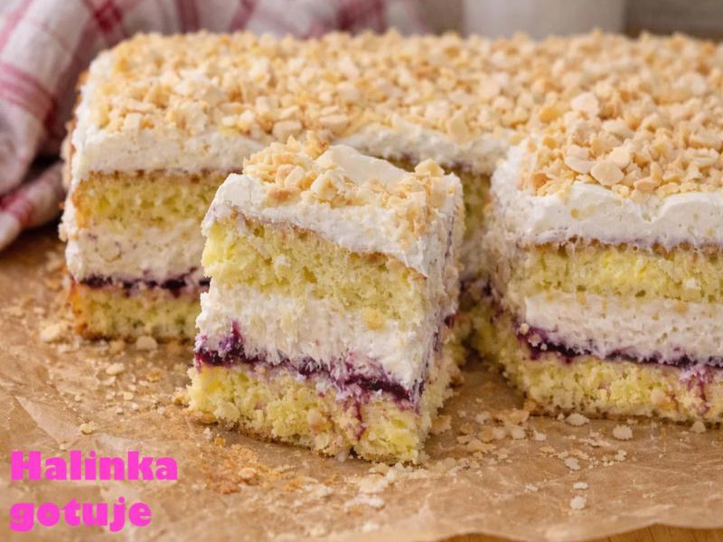 Porzeczkowy Przekładaniec – proste ciasto z kremem na niedzielę