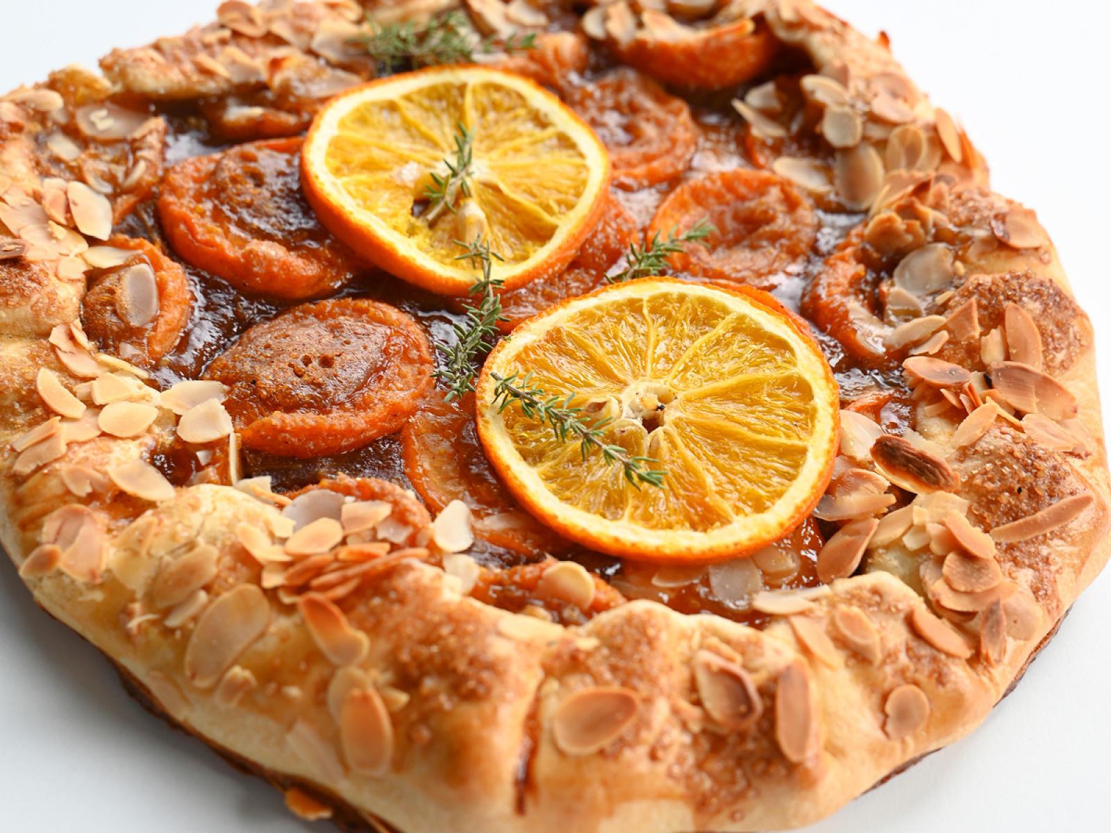 Tarta galette z morelami i pomarańczą