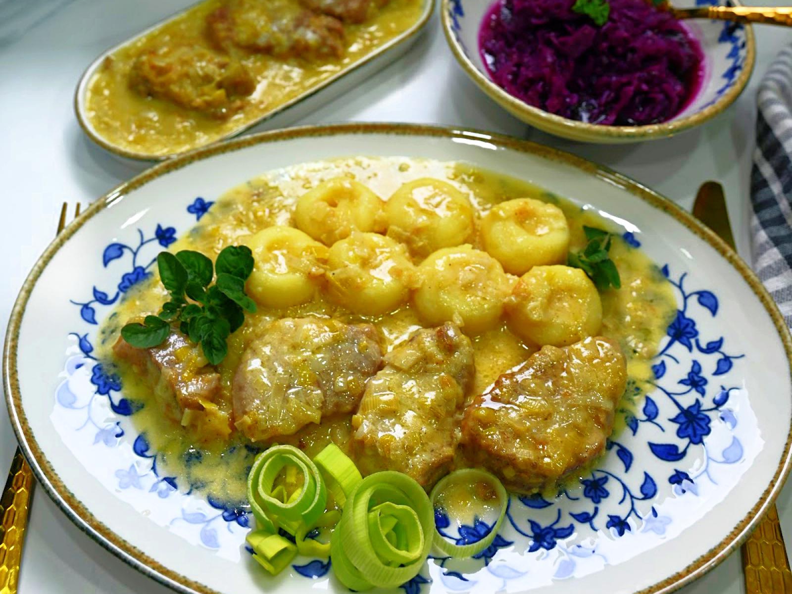 Soczysta polędwiczka wieprzowa w sosie serowo-porowym z Instant Pot