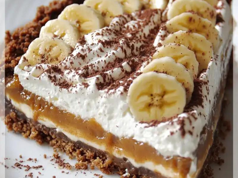 Banoffee Pie z ciasteczkowym spodem to pyszny deser